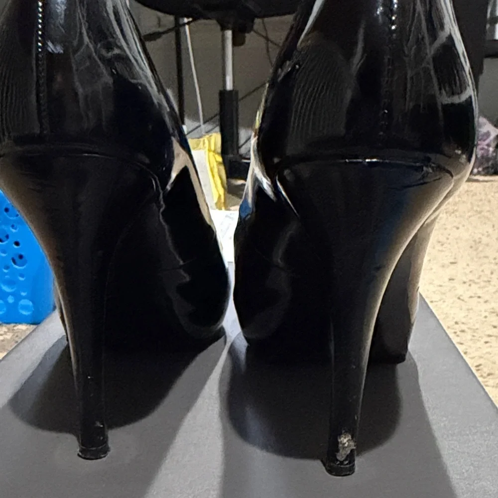 Nine West Glossy Black Peep Toe Heels - Picture 9 of 11